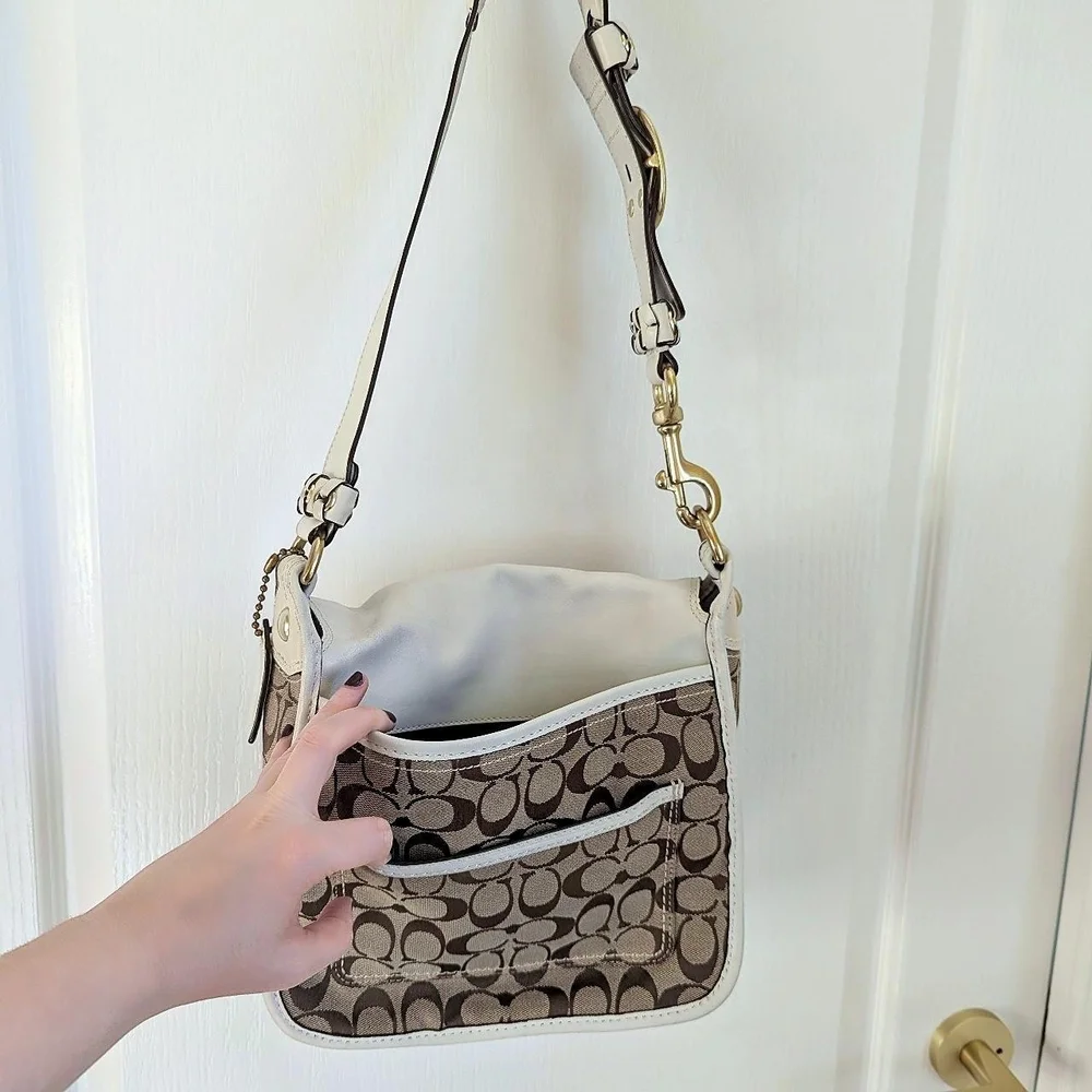 Y2K Vintage Coach Bleeker Signature Buckle Flap Shoulder Bag With White Leather